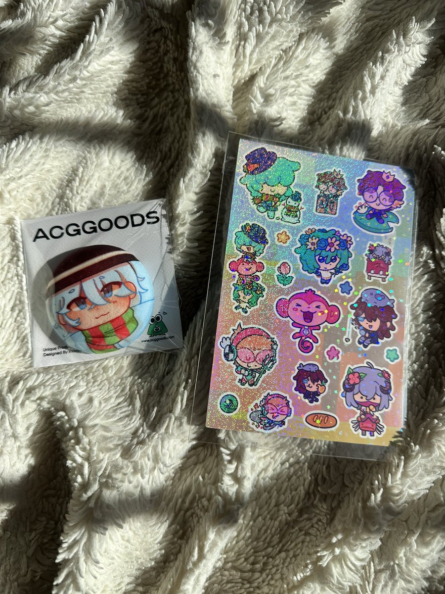 HOORAAAYY MY GOODIES FROM <a href="/TsubakiSato/">Tsubaki ❀ mcsrtwt</a> AND <a href="/axolily/">axolily🍉🌺 comms open!</a> ARRIVED WAHOOOO LOOK AT THEM THEYRE SO CUTIE