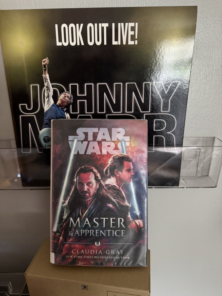 jayladd9876's tweet image. 3 of my favorite things in life .. #choons #coffee #books .. nice night in for the Jay