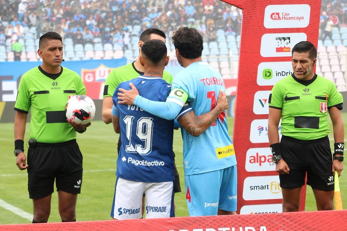 DeportDirectoTV's tweet photo. 👉Deportivo Garcilaso 1 - 1 Sporting Cristal.

⚽Goles:
Adrián Ascues (DG).
Santiago González (SC).

🏟️ Inca Garcilaso de La Vega (Cusco). 

#deportedirecto #liga1 #deportivogarcilaso #sportingcristal @Liga1TeApuesto https://t.co/XkareYmGtx