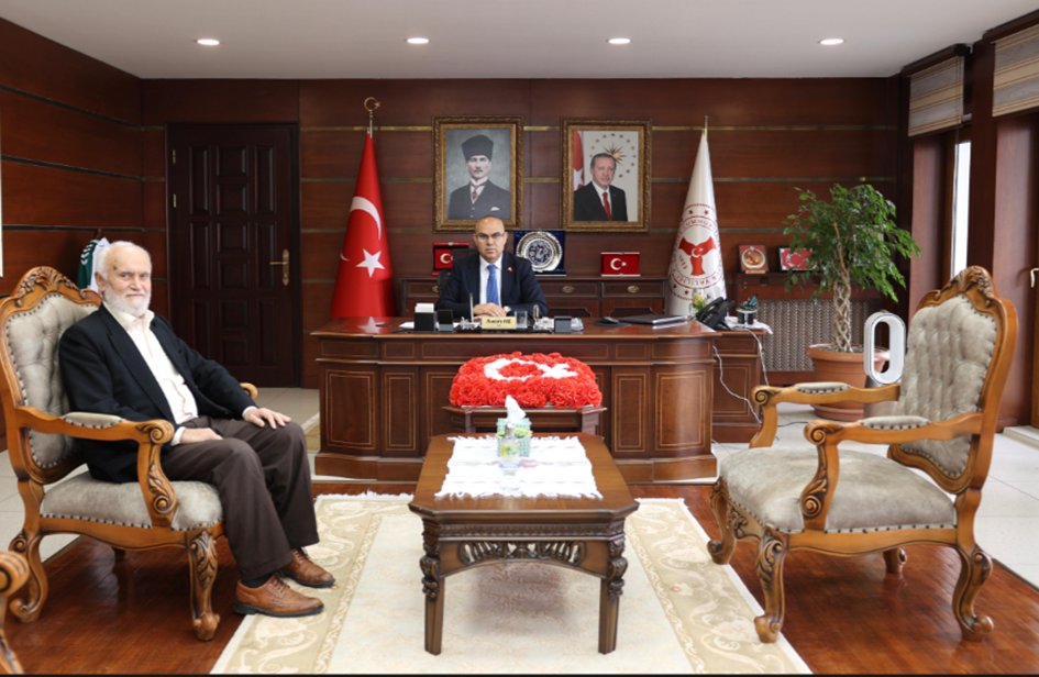 💥Vali Mustafa KOÇ…
“Giresun’un ve Giresunluların muhafızı, koruyucusu ve vasisi olarak” sorumluluk üstlenen ve  vazifeye başlayan Valimiz  <a href="/ValiMustafaKoc/">Mustafa Koç</a> Beyefendiye HOŞ GELDİN ve HAYIRLI OLSUN ziyaretimiz…
facebook.com/photo?fbid=336…

<a href="/AliYerlikaya/">Ali Yerlikaya</a>
<a href="/RTErdogan/">Recep Tayyip Erdoğan</a>