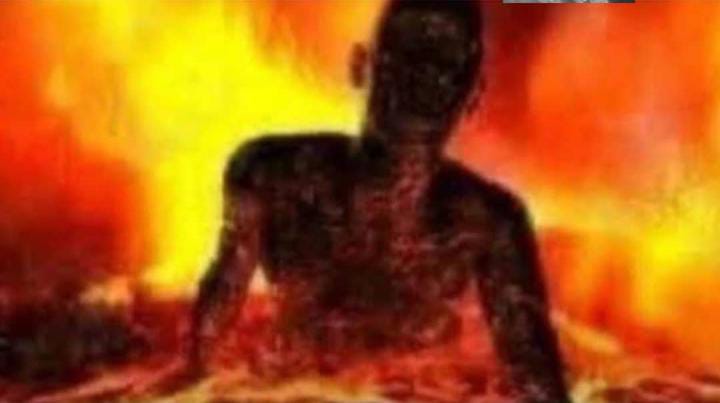 "daddy,I know you're in heaven smiling down on us"

Meanwhile , your daddy:😂😂