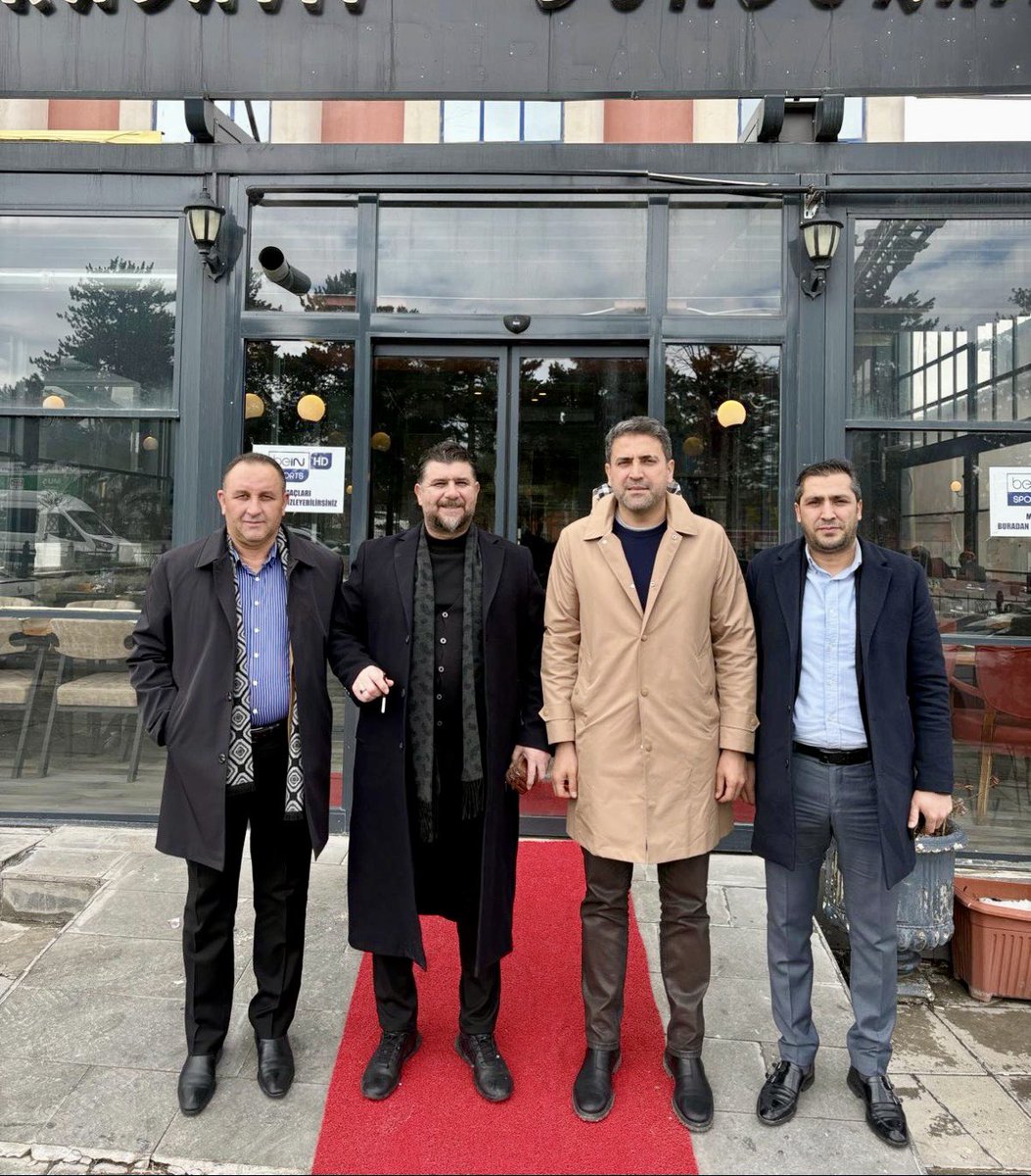 AK Parti Genel Merkez Yerel Yönetimler Başkan Yardımcımız 
Sayın Av. Hasan <a href="/berzantoprak/">Berzan Toprak</a> 
Ak parti il başkanımız <a href="/MelikEmre1/">Melik Emre</a> 
İle Muş’ta kısa bir sohbet etme imkânı bulduk değerli başkanımızla 
güzel sohbeti için
Sayın başkanımıza teşekkür ediyorum