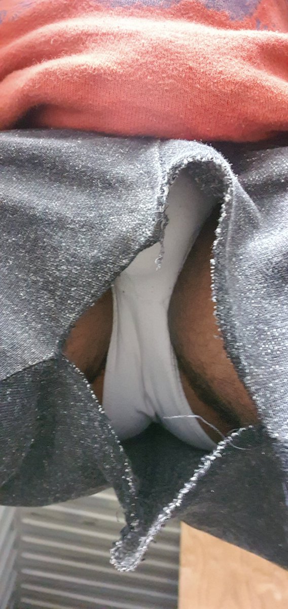 CarlosGoar39's tweet photo. Se me rompió el pantalón en el trabajó 
#gay #hombresgay https://t.co/kXPHnvEpSu
