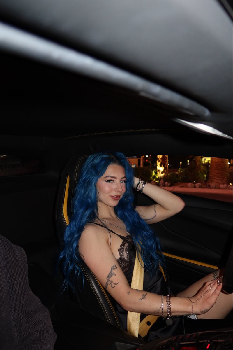regangreyxo's tweet photo. Wanna ride ? https://t.co/ycSNNlSN1s