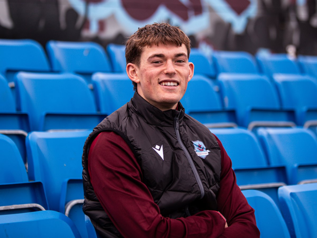 DroghedaUnited's tweet photo. ✍️ Drogheda United are delighted to announce the signing of midfielder Jago Godden on a season-long loan from Walsall.

🔗 https://t.co/FogqdwBhOm

🟣🔵 #WeAreDrogs | #OurTownOurClub https://t.co/FF4PXZPwqN