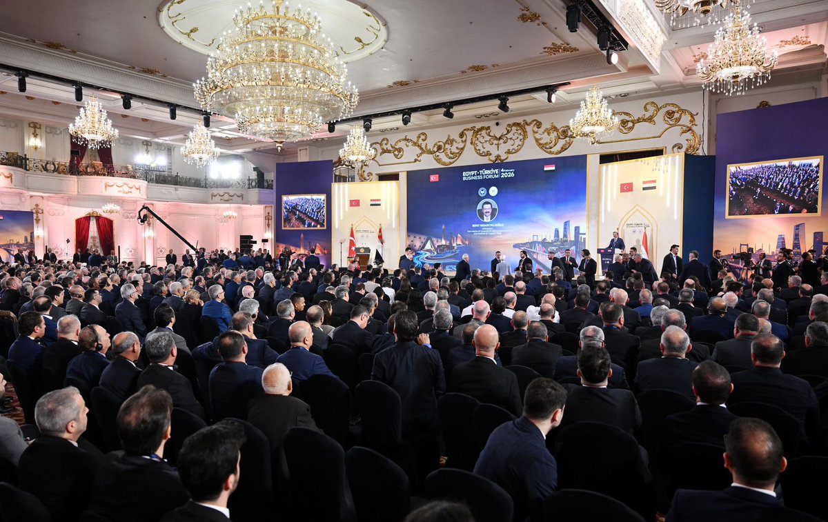 Cumhurbaşkanımız Sayın <a href="/RTErdogan/">Recep Tayyip Erdoğan</a> ve Mısır Cumhurbaşkanı Sayın Abdülfettah Es-Sisi’nin katılımıyla Türkiye-Mısır İş Forumu’nu Kahire’de gerçekleştirdik.

Türkiye ve Mısır ticari ve ekonomik ilişkilerinin geliştirilmesi, iki ülke ticaret hacminin 15 milyar dolar hedefine