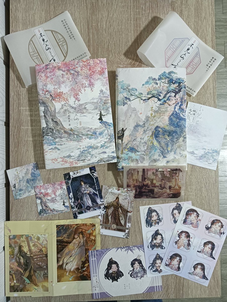 ElenaBinghe's tweet photo. Han pasado cosas...
SS no le sacó edición especial a esta novela, así que me la he comprado en chino y es suuuuuuuper preciosa 💕
Además trae algunos extras muy cuquis 🤭
Y recordad: Mu Su Li siempre es bien 👍����✨😊
#threehundredyearsoflonging https://t.co/9sMrLt68Zn