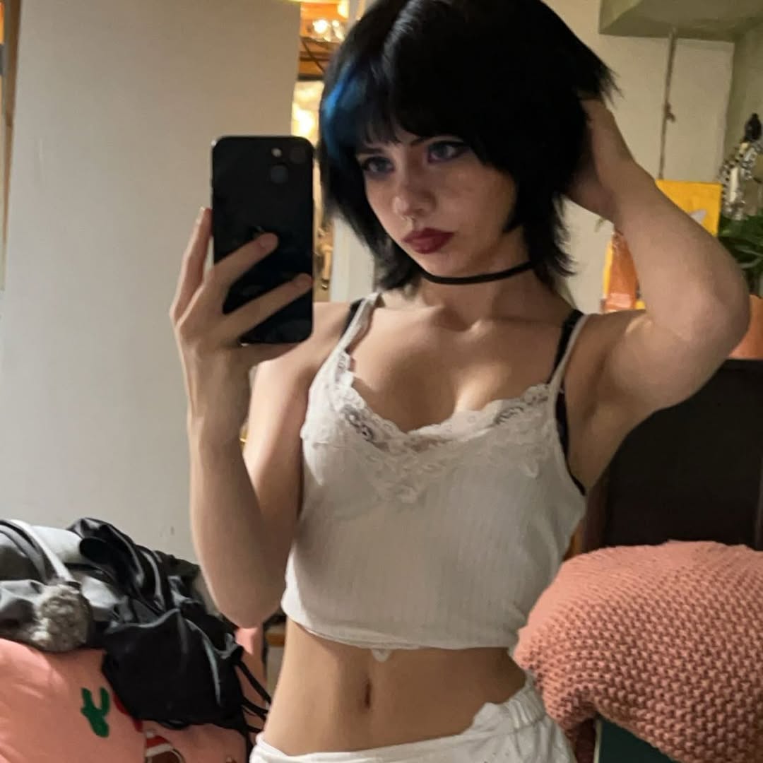 ㅤㅤㅤㅤㅤㅤㅤㅤㅤㅤㅤㅤㅤㅤㅤㅤㅤㅤㅤㅤㅤㅤㅤㅤ
ㅤㅤㅤㅤㅤᅠᅠᅠᅠㅤ 𓊆♡︎𓊇   
ㅤㅤㅤㅤㅤㅤ  Lo llevo hasta Venus 
ㅤㅤㅤㅤㅤㅤ    yo soy su Afrodita
ㅤㅤㅤㅤㅤㅤㅤㅤㅤㅤㅤㅤㅤㅤㅤㅤㅤㅤㅤㅤㅤㅤㅤㅤ