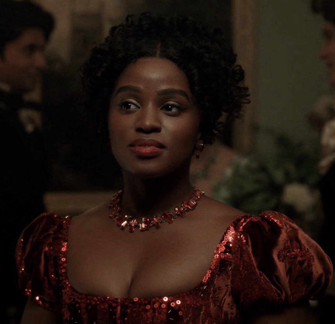 archivebaduza's tweet image. “the way that they've changed the gender of michael stirling to michaela stirling which i think is brilliant, and exactly what should be happening"

-jonathan bailey♥️