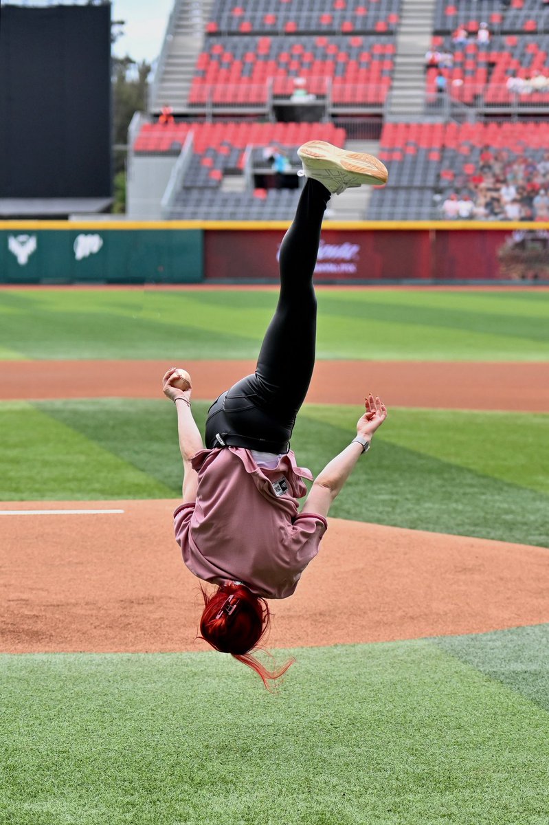 Rachel Luba (レイチェル・ルーバ) tweet media