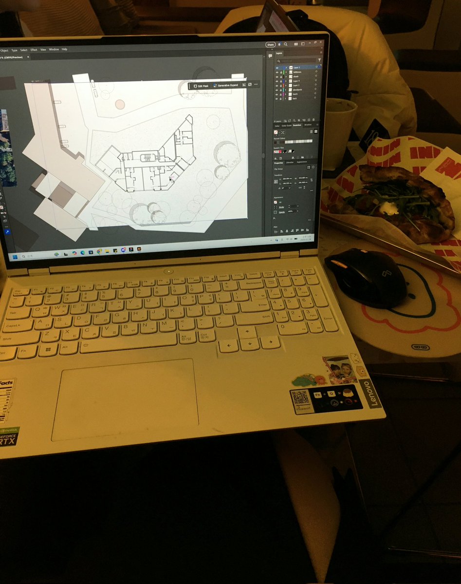 어두침침한데 가게도 이뻤는데 
사진을 못찍음..
왜냐면 폰 15퍼남았길래 하루종일 걍 끄고 있었음 집갈때 마트에서 구글페이쓰려고ㅋㅋ