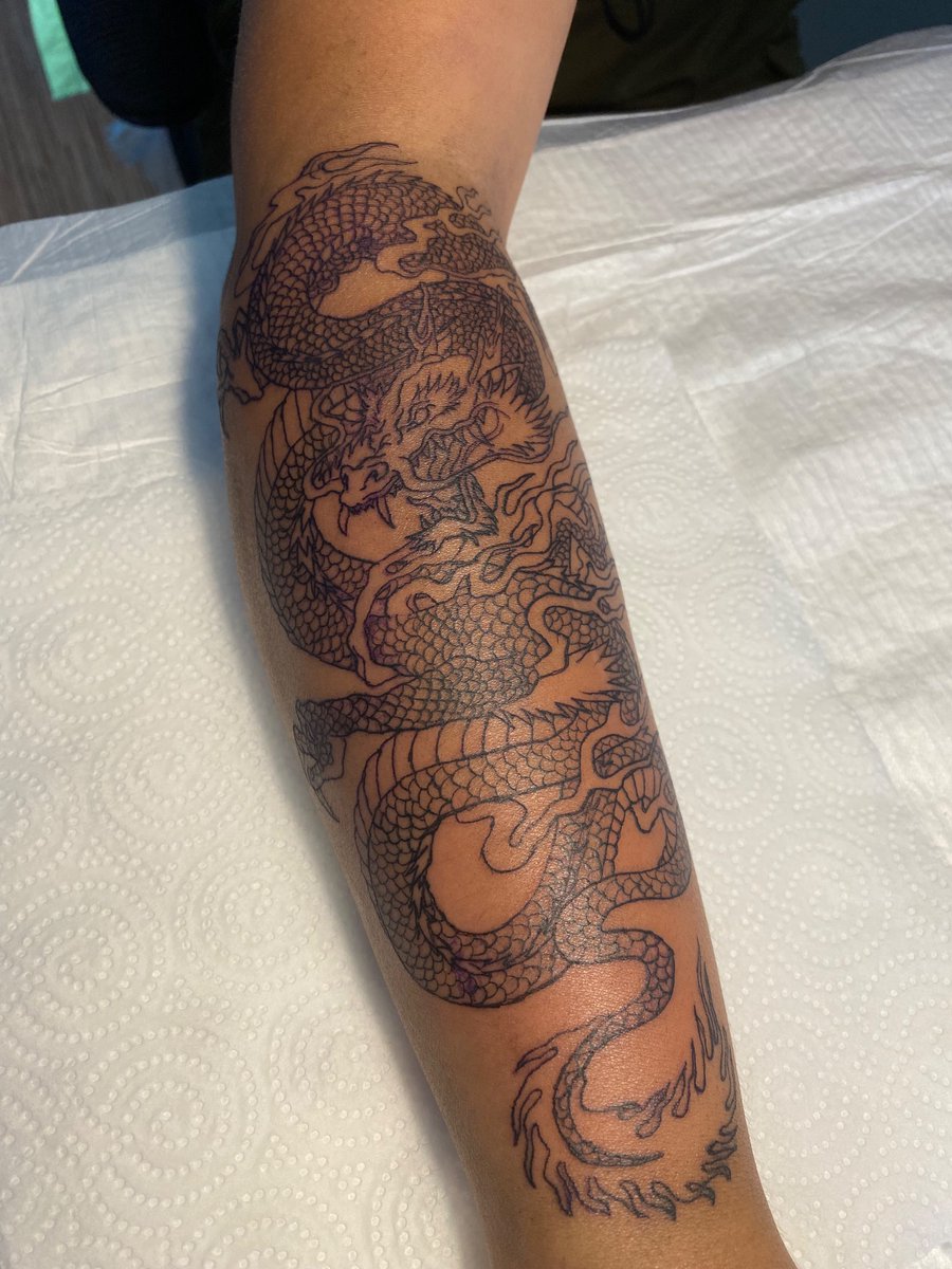 I forgot that i was a tattoo master when i was 16 lmao. Btw, here’s one of my first works 

#art #tattoo #tattooartist