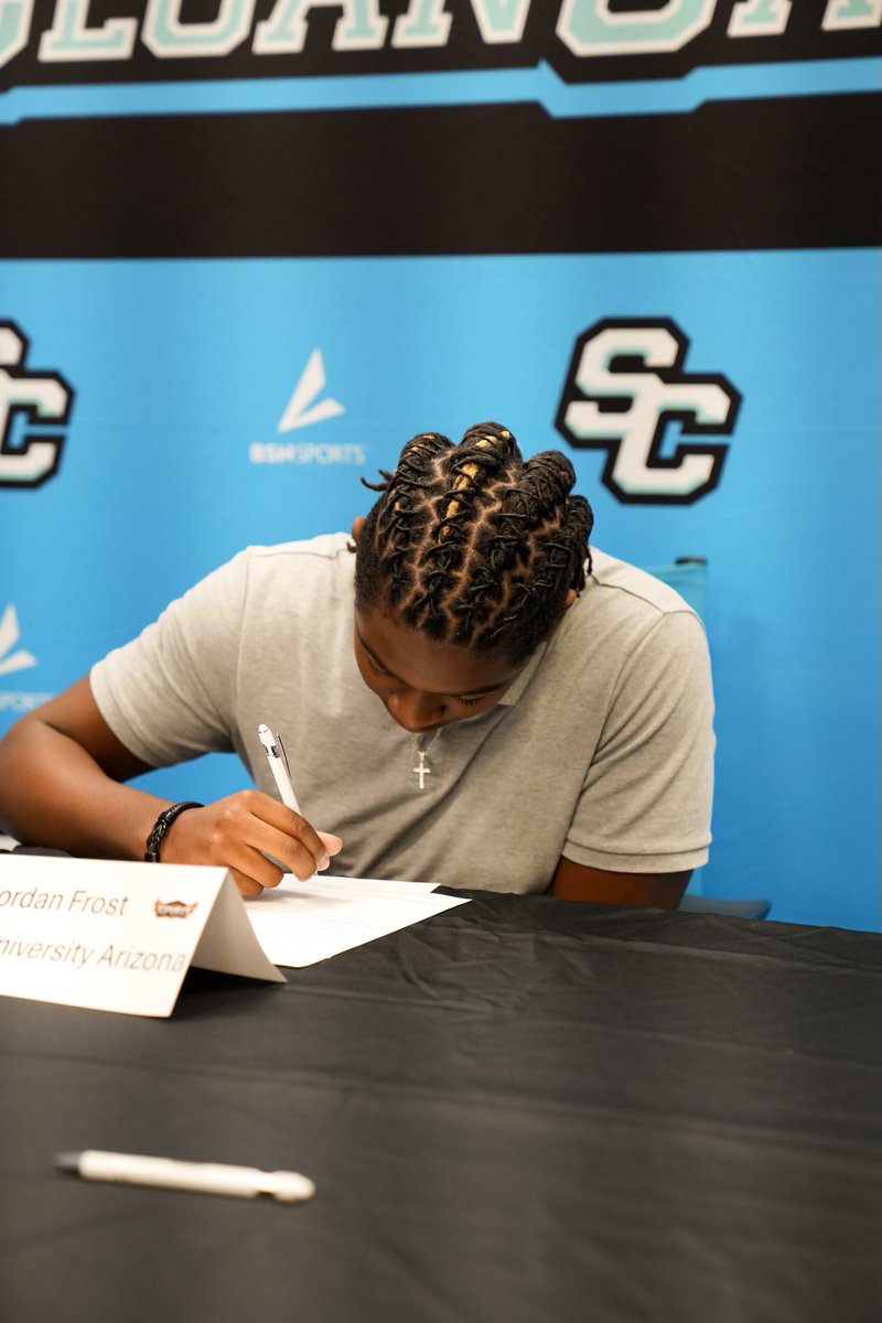 Harvest the Grain and God will bring the rain. Proud of senior DL <a href="/Jordan_Frost08/">Jordan Frost</a> on signing to <a href="/OUAZFootball/">OUAZ Football</a> today ‼️🏴‍☠️🌾🌧️ <a href="/702HSFB/">702 HSFB</a> <a href="/HSFBamerica/">High School Football America</a> <a href="/AlexWright1028/">Alex Wright</a> <a href="/nevadapreps/">Nevada Preps</a>