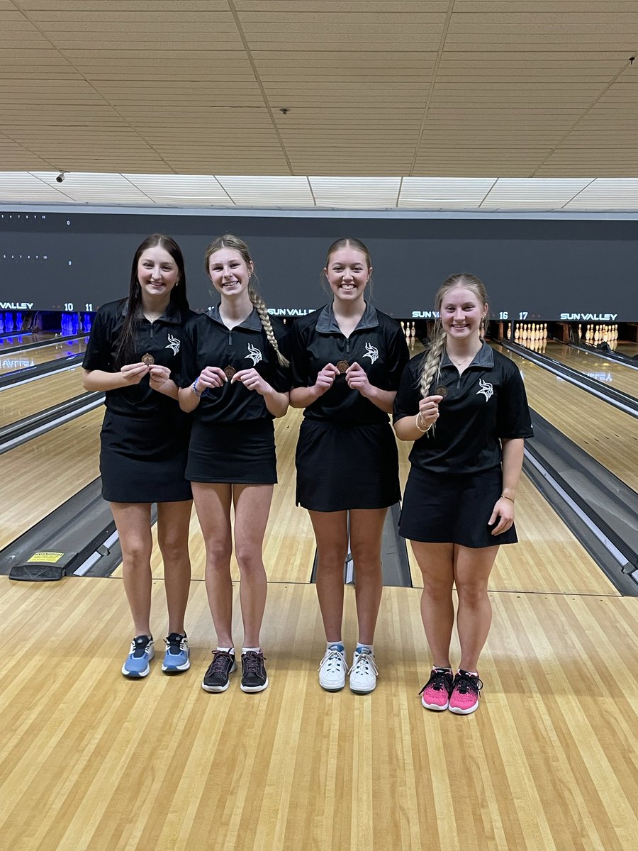 Lakeview Girls get 4 girls in the Top 10! Jordyn Loseke finished 4th and punches ticket to State Singles!! Team is 2nd going into Bakers! #lakeviewvikes