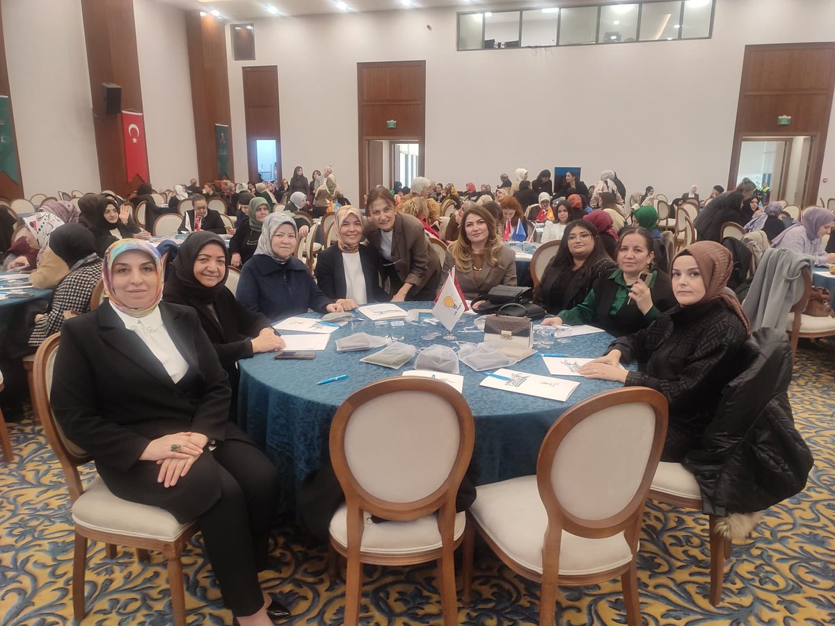 Yürütme ve yönetim kurulu üyelerimiz, Kadın Kollarımız ile birlikte, İl Kadın Kollarımız tarafından düzenlenen “Köklerden Geleceğe Kadın Çalıştayı” programına katılım sağladı.
<a href="/abuyukgumus/">Ahmet Büyükgümüş</a> <a href="/hakanhanozcan/">Hakan Han ÖZCAN 🇹🇷</a> <a href="/ibrahim_kopan/">İbrahim KOPAN</a> <a href="/kurtcancelebi/">Kurtcan Çelebi</a> <a href="/AkpartiAnkara/">AK Parti Ankara</a>