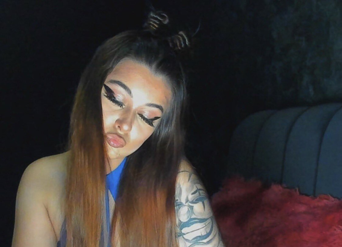 PromovareM's tweet photo. Sunt foarte fierbinte 🥵 esti pregatit sa. vezi cum intra ? abonează-te rapid cat este 5.55$🥵🥵  I’m very hot 🥵 u are ready to see how its coming in ??? subscribe me , fast ! super offers 5.55$😈😈  https://t.co/4VF650jTa0
@anabellesins https://t.co/T5nXE7Y4MM
