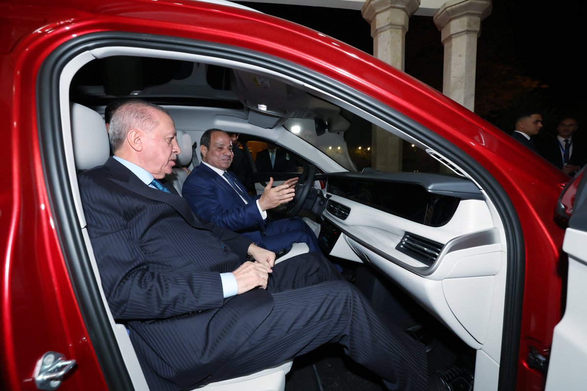 SireneOznur's tweet photo. Cumhurbaşkanı Erdoğan, Sisi'ye TOGG hediye etti. https://t.co/GSNQZhRXPo