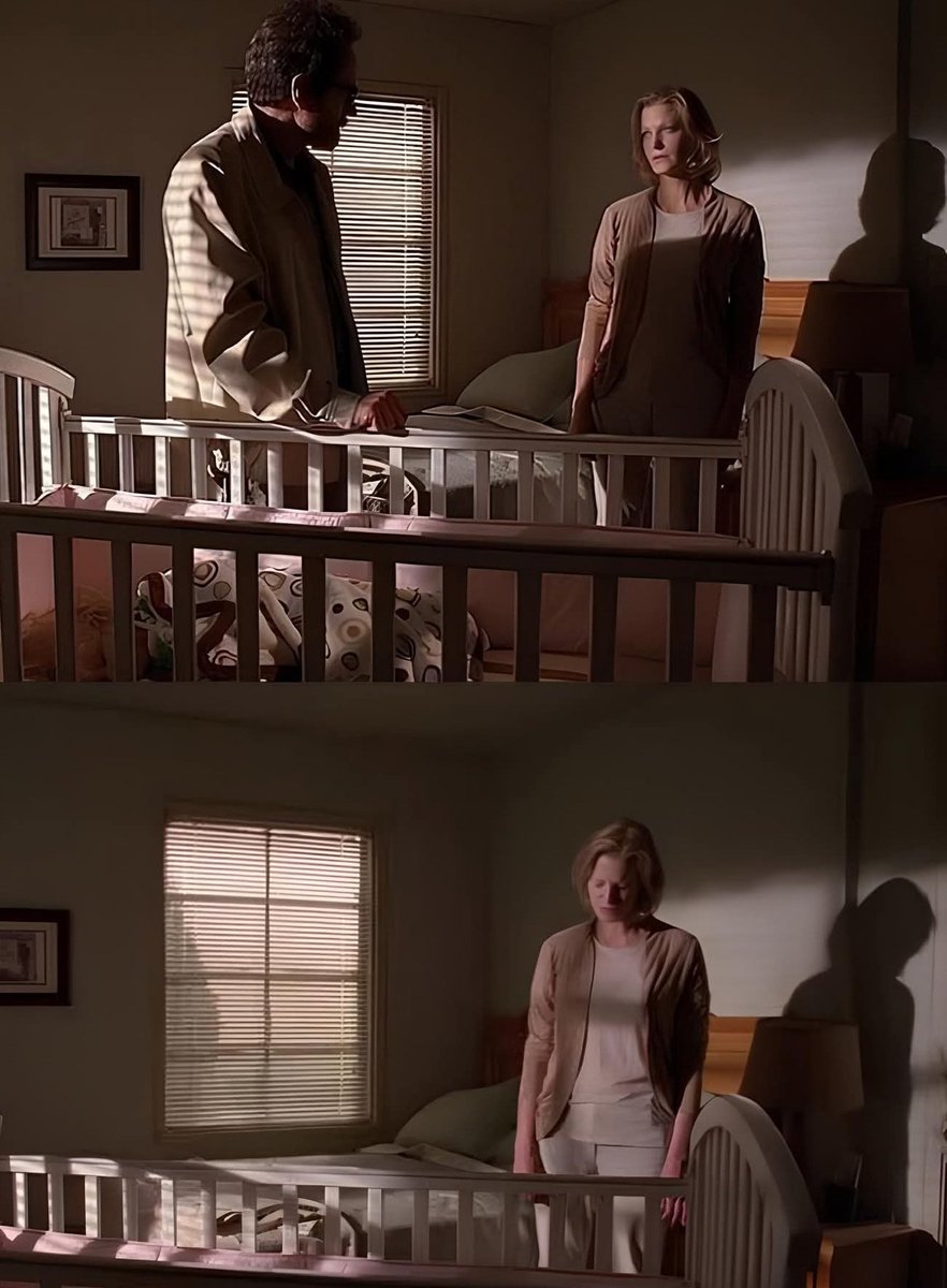 Cine_vichaar's tweet image. In an interview, Vince Gilligan once revealed a much darker ending he originally planned for Breaking Bad  and it involved Skyler White.

After Jesse breaks into the house, Walt tells his family to pack up and leave for a hotel. Skyler and Walt Jr. overhear everything and quietly…
