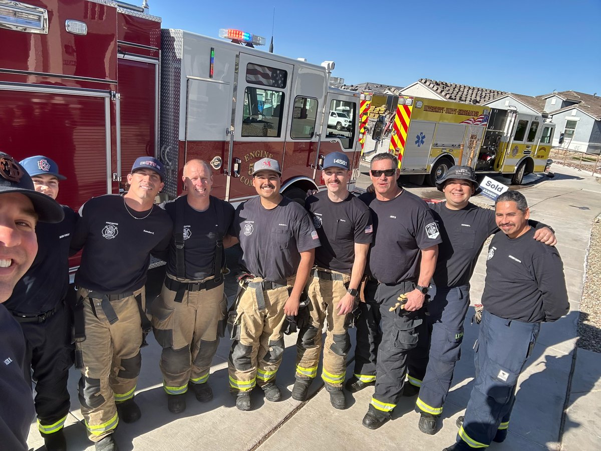 goodyearfire's tweet image. Stronger together: Engine 187 trained with a neighboring Maricopa unit in a multi-company drill. Cross-city reps keep Automatic Aid seamless—same playbook, smoother teamwork, better outcomes.
#GoodyearFire #CityofGoodyear #AutomaticAid #Training