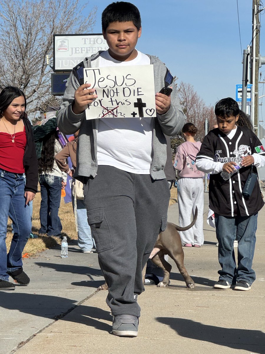 manny_n01's tweet photo. Kearns jr protest https://t.co/qB6jpy9Xvu