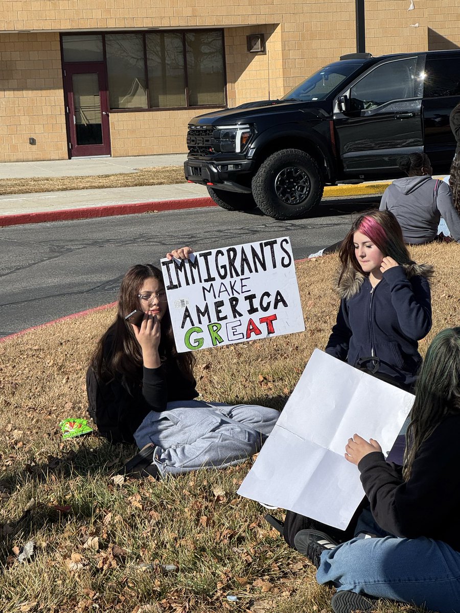 manny_n01's tweet photo. Kearns jr protest https://t.co/qB6jpy9Xvu