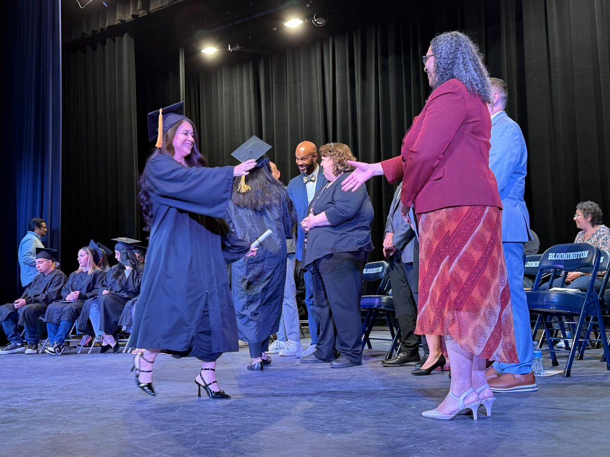 ColtonJUSD's tweet image. Congrats to our latest class of #CJUSD Adult Education grads! 👩🏽‍🎓🎊🎈They include students who earned high school diplomas, GEDs, and certificates of completion as a nursing or medical assistant or a phlebotomy technician. We are so proud of their accomplishments! 🧑🏽‍🎓👏