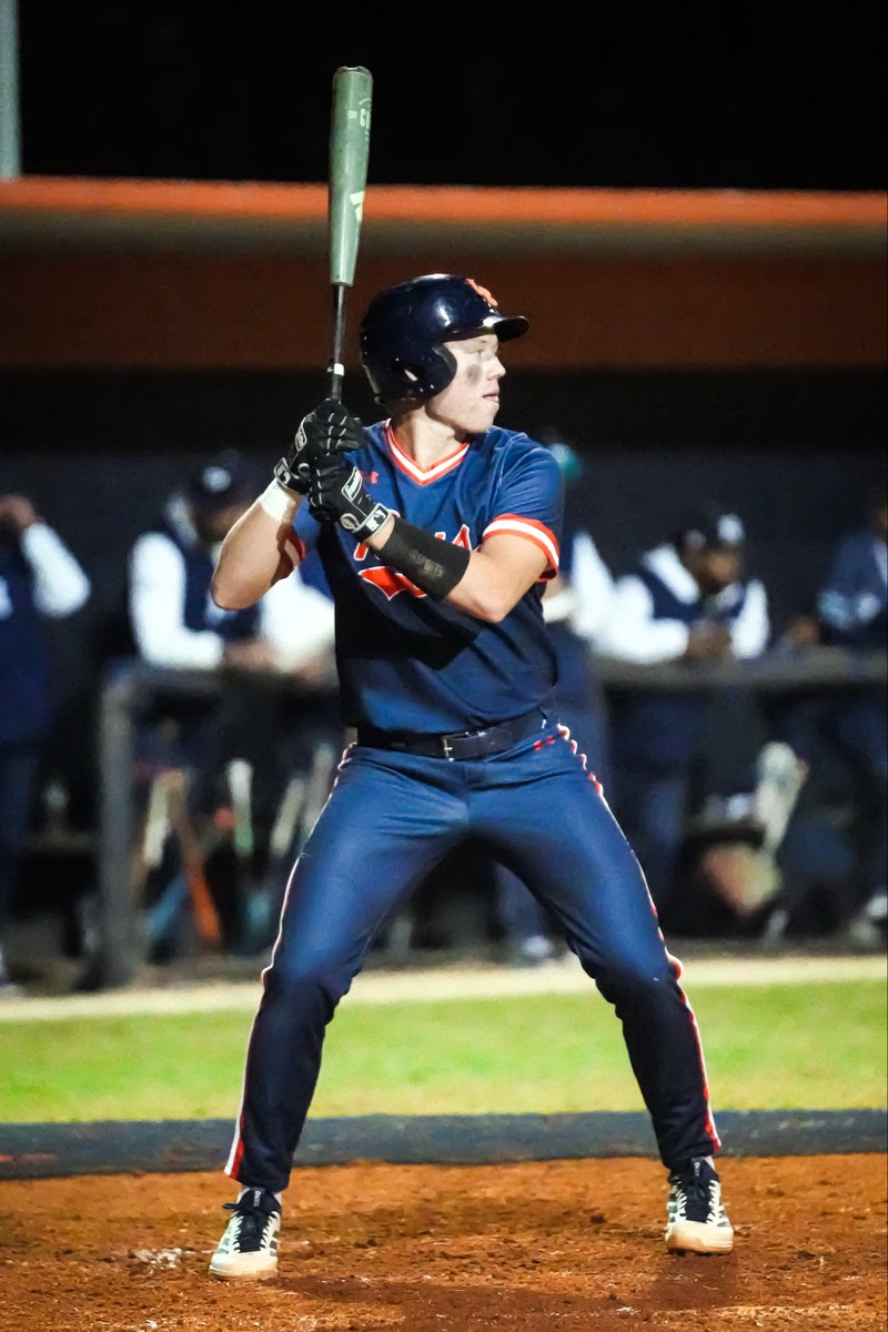 BostonAllard6's tweet image. Senior Year off &amp;amp; running⚾️
Game 1 win last night 8-4🔥
@LBHS_Baseball 
#seniorseasonloading #senioryear