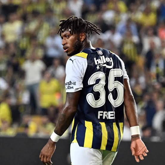 Tarihimizin en iyi 8 numarası,
Onu da yediler,
Sıradaki gelsin,
Rezil bir taraftar grubu...