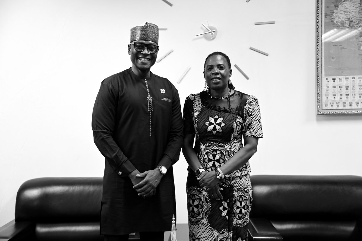 AU_HHS's tweet image. Ahead of the 3️⃣9️⃣ Assembly of the Union,🇬🇭Dep. Rep. to @_AfricanUnion, H.E @kenabotsi paid a courtesy visit to H.E @amma_twumamoah. 
The meeting focused on deepening cooperation b/n #AU &amp;amp; its #MS, as well as discussions around 🇬🇭’s upcoming high-level side event on #Reparations.