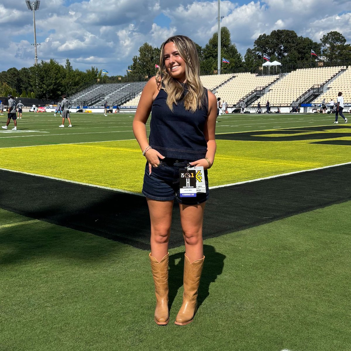 kennesawstfb's tweet photo. Thankful for the women who work tirelessly to help our program continue to rise! 📈

➡️ Lanie Vantrease, Dir. of Ops
➡️ Sally Whitesell, Ast. Dir. of Ops
➡️ Cayla Hodel, Dir. of OC Recruiting
➡️ Randi Woodard, Athletic Training

Happy National Girls and Women in Sports Day!

#NGWSD | #HootyHoo