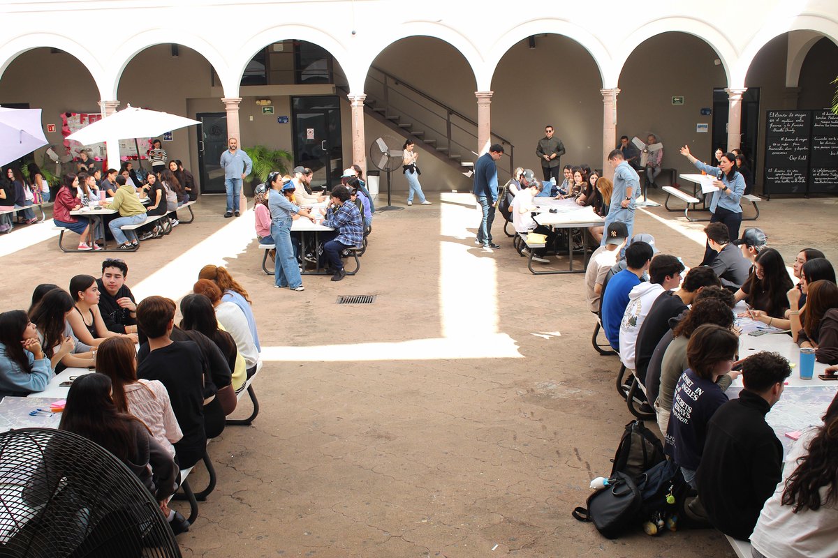 implanculiacan's tweet photo. Gracias a las y los jóvenes estudiantes y a la Universidad Casa Blanca, por sumarse con toda la actitud y compromiso, al Taller de Participación Ciudadana “Imaginemos Nuestra Ciudad” de IMPLAN, con sus voces, ideas y participación, construimos una comunidad activa.  🤝🎓🌃 https://t.co/N9mnw7VQPf