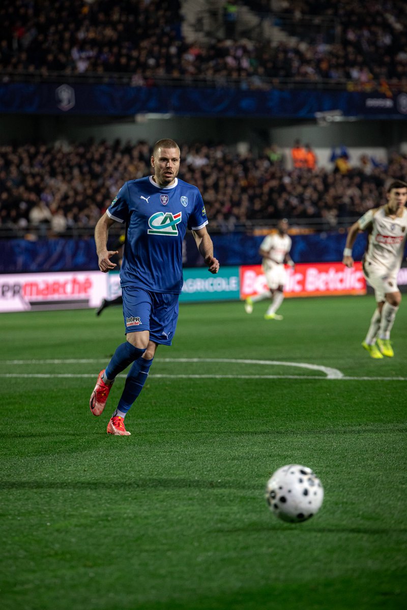 ⌚️62’: Ripart réduit l’écart. ⚽️

#ESTACRCL 2️⃣-4️⃣