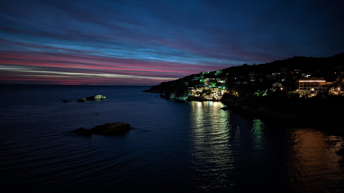 Lasst mal Bitcoin Bitcoin Dinge machen. 

Ich gönne ich mir LEBEN &amp; GENUẞ und verschwende keinen Gedanken mehr an dieses manipulierte Asset namens BTC.

Wir haben eh nichts mehr in der Hand. Satoshis Gedanke zu Bitcoin ist weg. Hochfinanz mit ihren Werkzeugen hat übernommen.