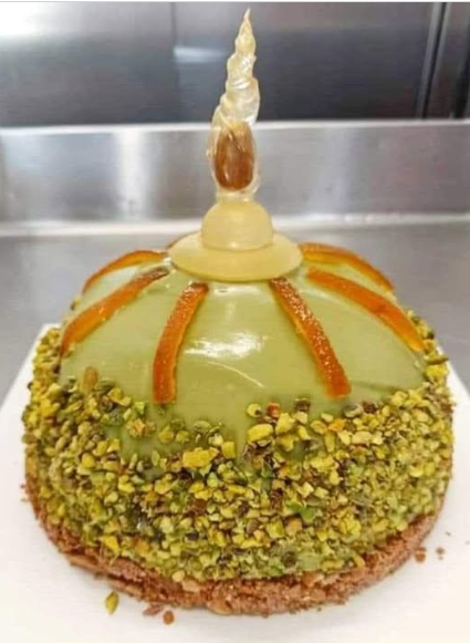 MilaSpicola's tweet photo. Se capiti a Palermo, vai dalle suore nel convento di Santa Caterina e sei fortunato, potrai trovarlo. Lo fanno solo nei conventi e nelle poche pasticcerie che ancora hanno il segreto della ricetta. Il "trionfo di gola" è il più aristocratico, barocco e opulento dolce siciliano. https://t.co/KAtVwVQNjJ