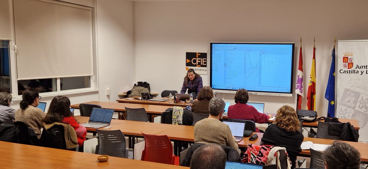 🧑‍💻 Segunda sesión del curso sobre herramientas digitales para matemáticas con <a href="/DoriEgido/">Dori Egido</a>, donde analizamos todo el potencial de GeoGebra y Desmos <a href="/cfiesalamanca/">CFIE SALAMANCA</a> #tiCyL #formaciónCyL