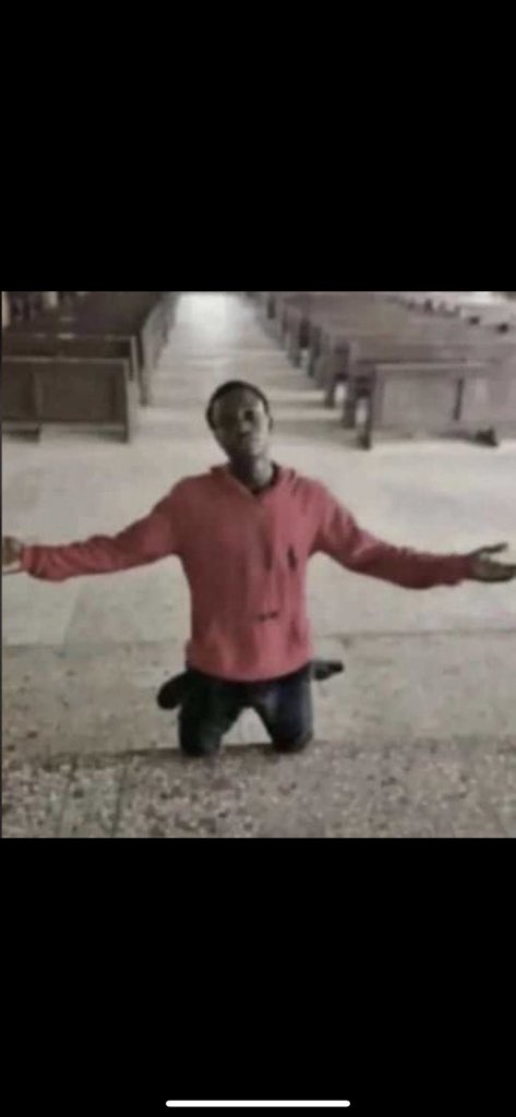 _estside's tweet image. Please make una follow me