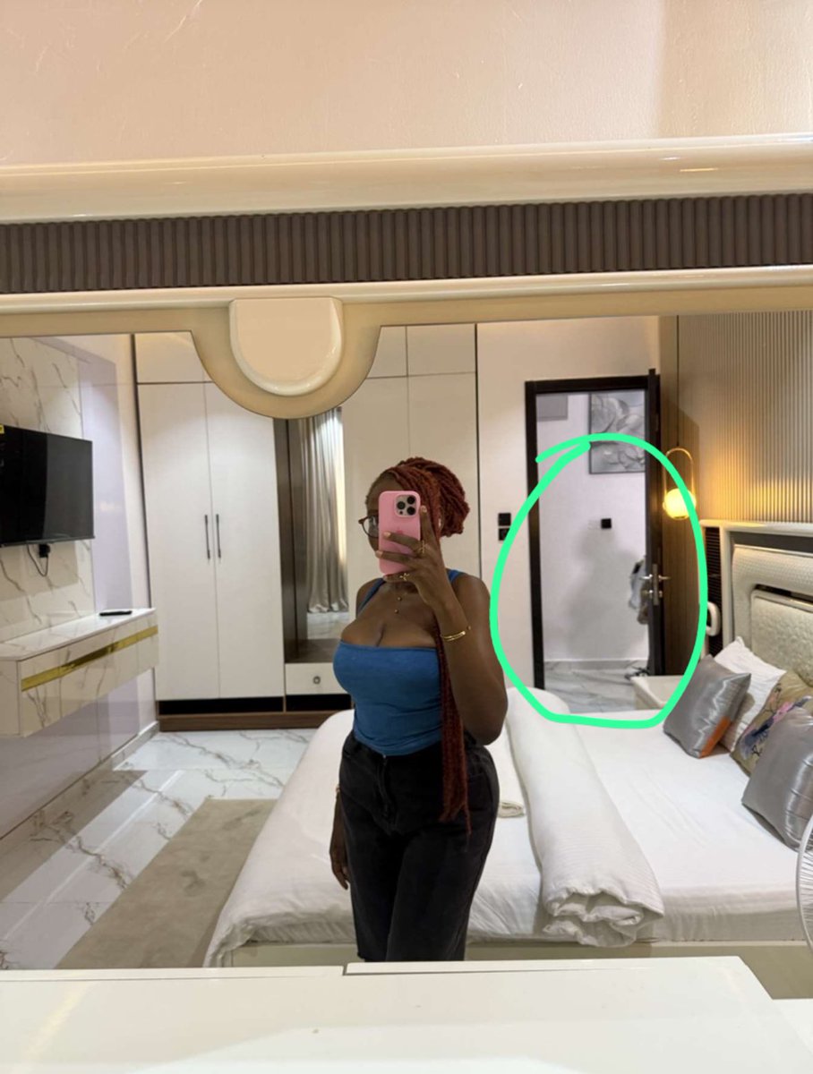 She posted these picture to make people think she’s living a good łife, only for people on X to look closely and notice her sugar ďaddy’s shadow behind her😭😭