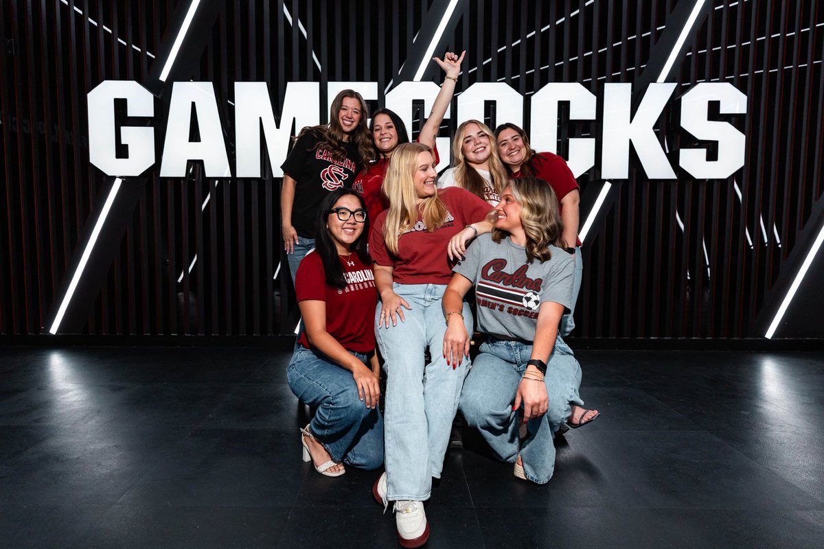 ellie phelps tweet media