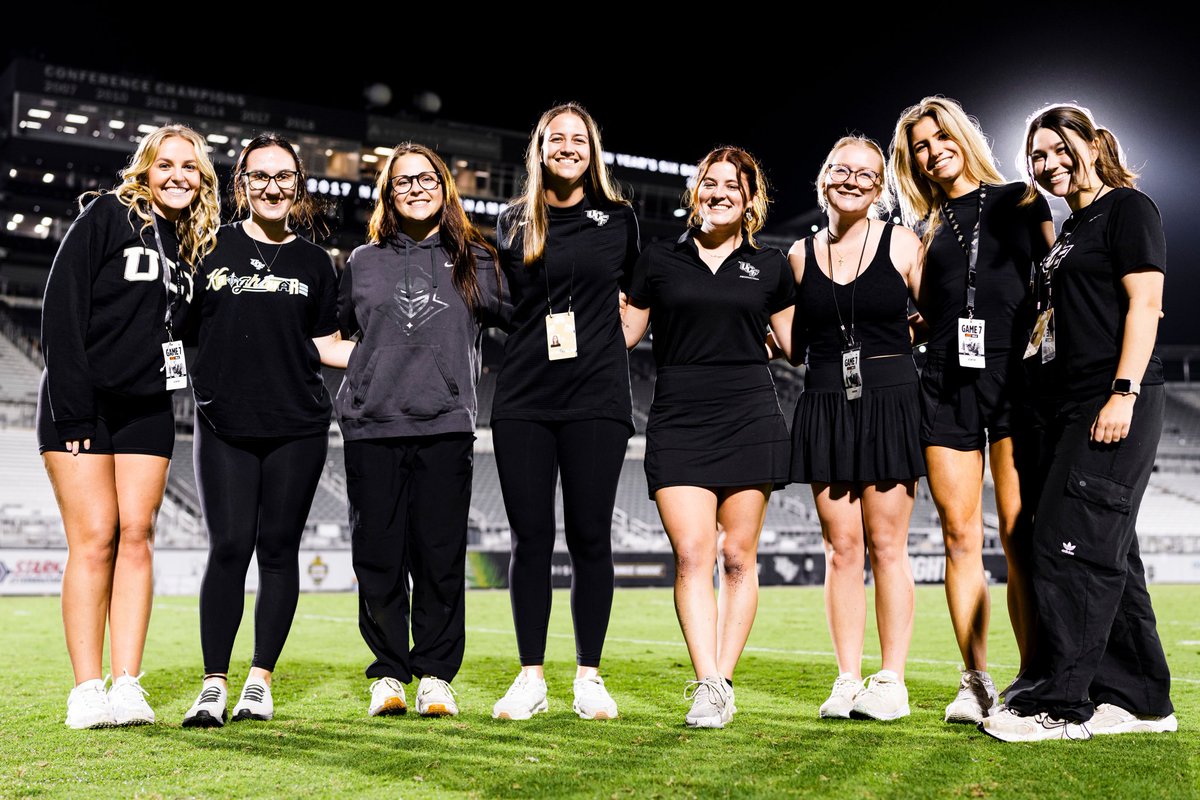 ellie phelps tweet media