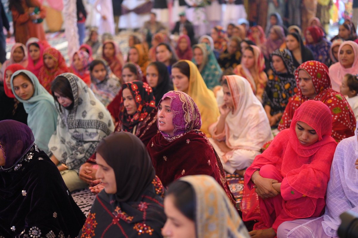 A_Nabikhoso36's tweet image. LARKANO
 Sindh Chief Minister Syed Murad Ali Shah and World Bank Group President Ajay Banga arrived in Bahawal Jatt village, Taluko Dokri, Larkano. Residents of Goth Bahawal Jatt warmly welcomed World Bank President Ajay Banga.
#WorldBank
@MuradAliShahPPP