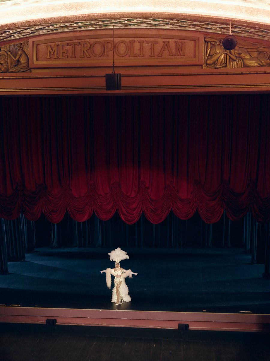 Naachieve namin ni Mav yung iniimagine naming shoot for this look. The location, the vibe, the fantasyyyyy! Kahit everything was last minute. (Nung monday lang to btw). Nakakahappy lang! Cheeers! 🥲🫶🏻