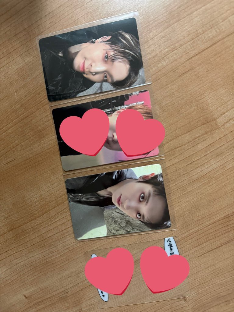 sooo0522's tweet photo. 엑소 리버스 팝업 포카 교환 
저: 10만원 포카 찬열
       5만원 포카 레이
🍀: 수호 

레이는 양도 가능합니다 https://t.co/Mcj3S8cFLO