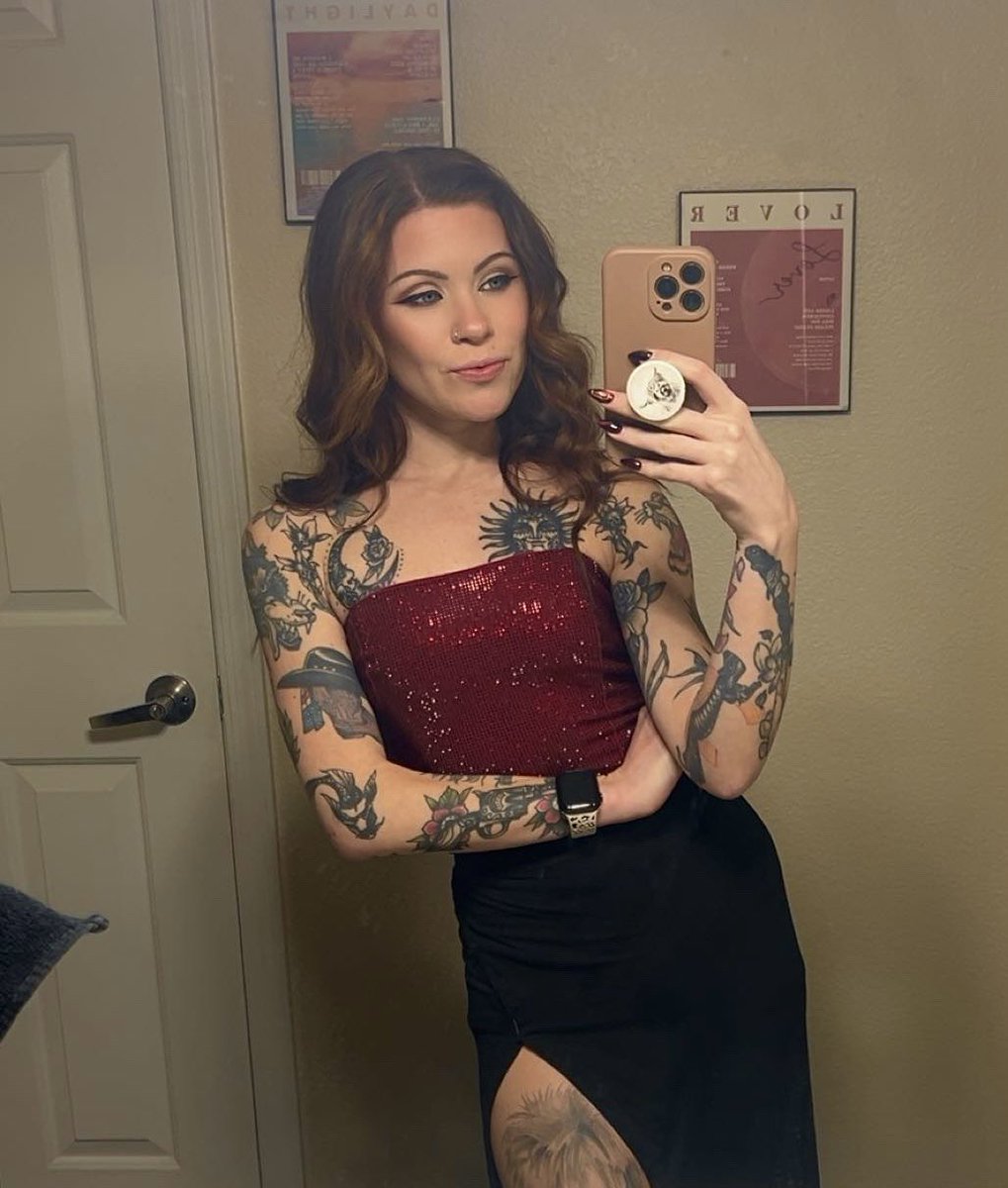 Emily_Girl44's tweet photo. More ink😌🖤 https://t.co/5rS8ONmJ52