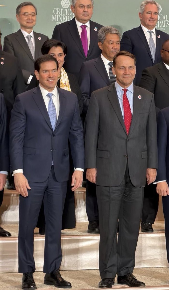 p_zuchowski's tweet image. Szanowni Państwo, rzucający się do szyi, bo korespondenci relacjonują wizytę polskiego polityka w Waszyngtonie. To jest nasza robota. Tak jak relacjonowaliśmy wizytę prezydenta w Białym Domu czy potem w ONZ w Nowym Jorku, w między czasie wizyty przedstawicieli prezydenta, tak…