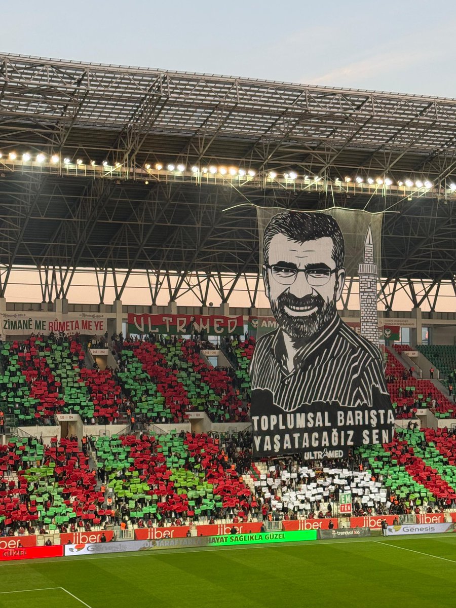 AMEDSPOR HALKTIR 
#amedsporyıkılmaz