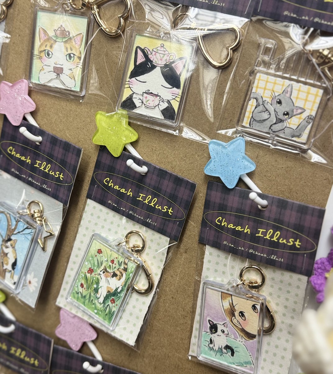 캣페어때 들고 갔던 고양이일러스트 원화키링들
👩‍🎨구매도 가능하시니 혹시 마음에 드시는 그림 있으시면 문의주세요!🥹🍀
#illustration #artwork #イラスト