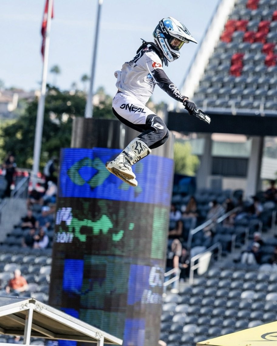 Logan Karnow tweet media