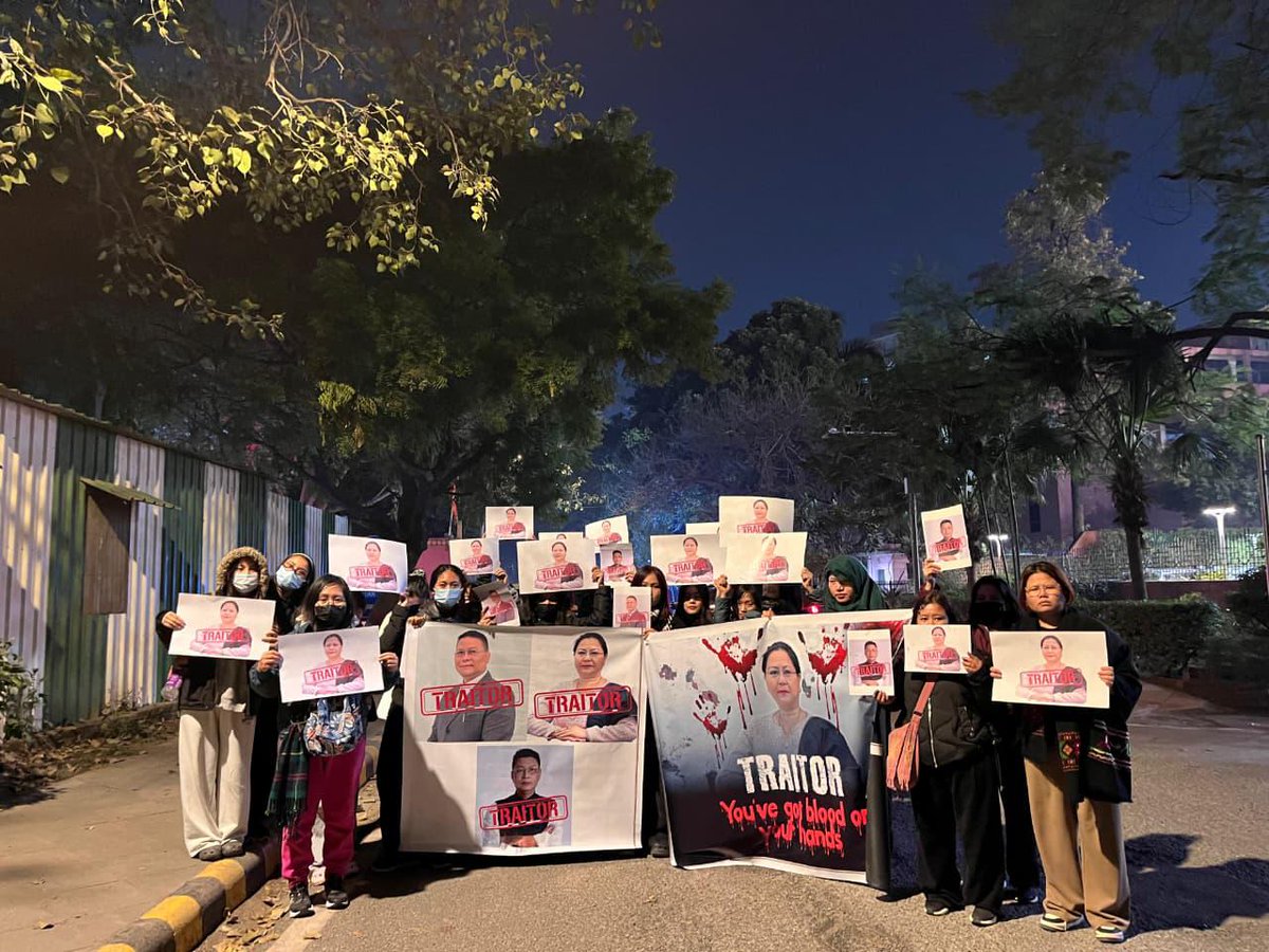 Full support to our girls for exposing the TRAITORS!

Traitor 1 - NEMCHA KIPGEN (MLA - Kangpokpi)
Traitor 2 - LM KHAUTE (MLA - Churachanpdur)
Traitor 3 - NGURSANGLUR (MLA - Pherzawl)

As a victim, I call them TRAITORS. Period !

#Manipur