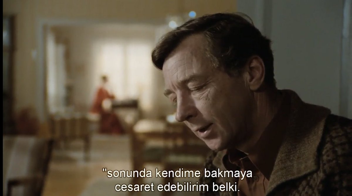 Cemasslan's tweet photo. "Kişi nasıl yaşaması gerektiğini öğrenmeli. Her gün üzerinde çalışıyorum. En büyük engelim kim olduğumu bilememem. Kör gibi el yordamıyla arıyorum. Eğer birisi beni olduğum gibi severse sonunda kendime bakmaya cesaret edebilirim belki."

Güz Sonatı (1978), Ingmar Bergman https://t.co/U7XPlFXQxS