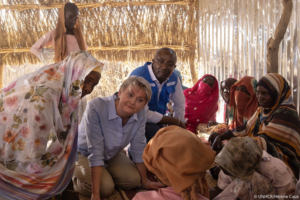 UnhcrTchad's tweet photo. In Adré, eastern Chad, UK Foreign Secretary @YvetteCooperMP met refugees who had just crossed the border after fleeing violence in Sudan.

With @FCDOGovUK support, @UnhcrTchad and @WFP_Chad are responding to the urgent needs of more than 900,000 Sudanese refugees. https://t.co/J9ORjkmYrz